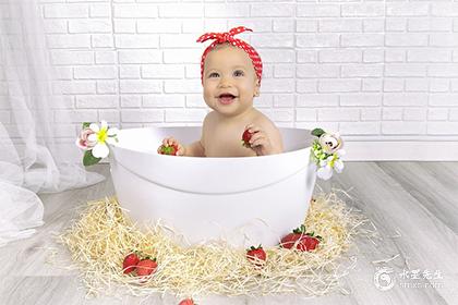 周姓女宝宝叠词名字_周姓女孩取名字_周姓女宝宝气质名字推荐